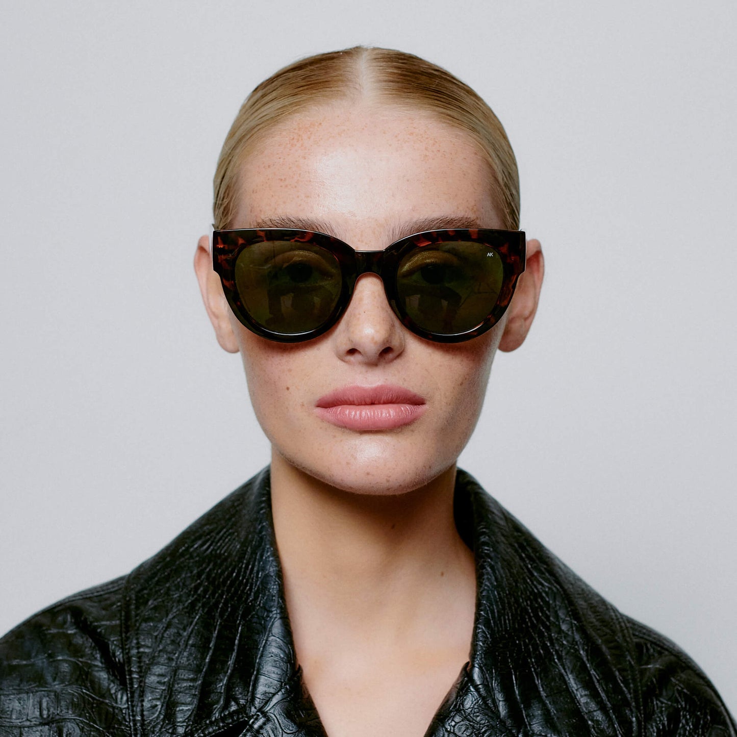 Sunglasses Round Lilly in Demi Tortoise
