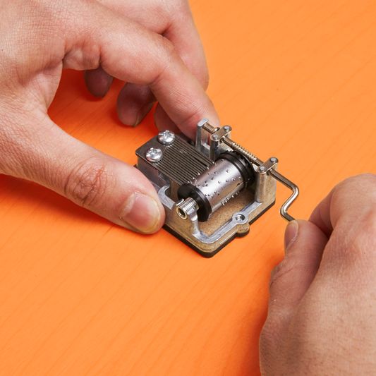 Here Comes the Sun Crank Music Box - Image 2