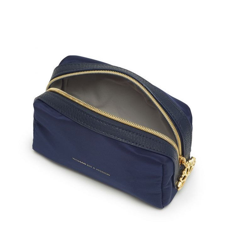 Make Up Bag 'Women on a mission' in Navy