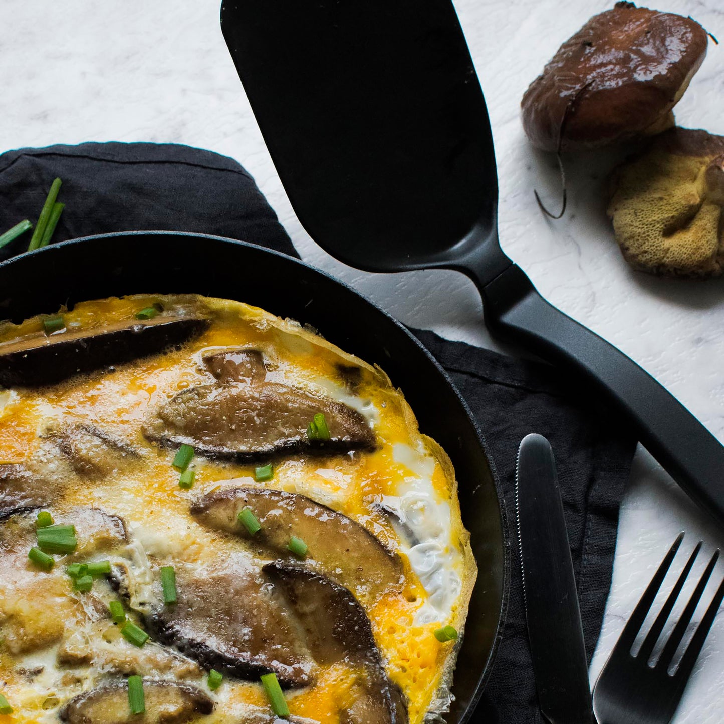 Spatula Stand-Up Chopping Chopula in Black