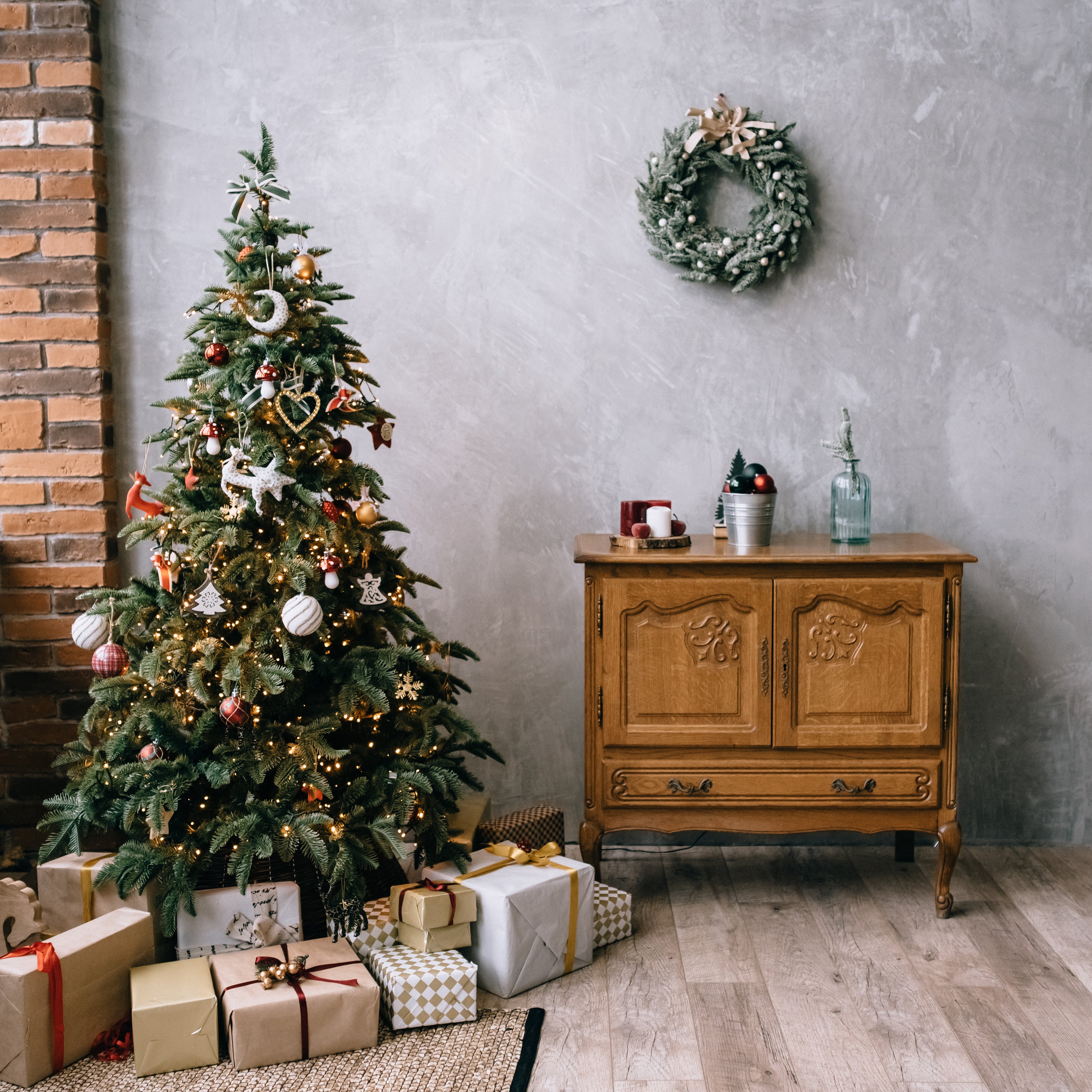 Festive & Christmas Gifts – Brand Academy Store