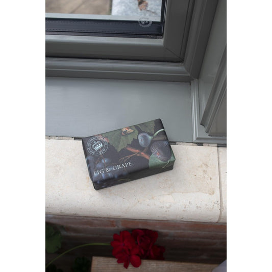 Kew Gardens Fig & Grape Soap Bar - Image 2