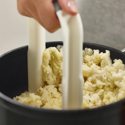 Easy-Mash Potato Masher - White - Image 3