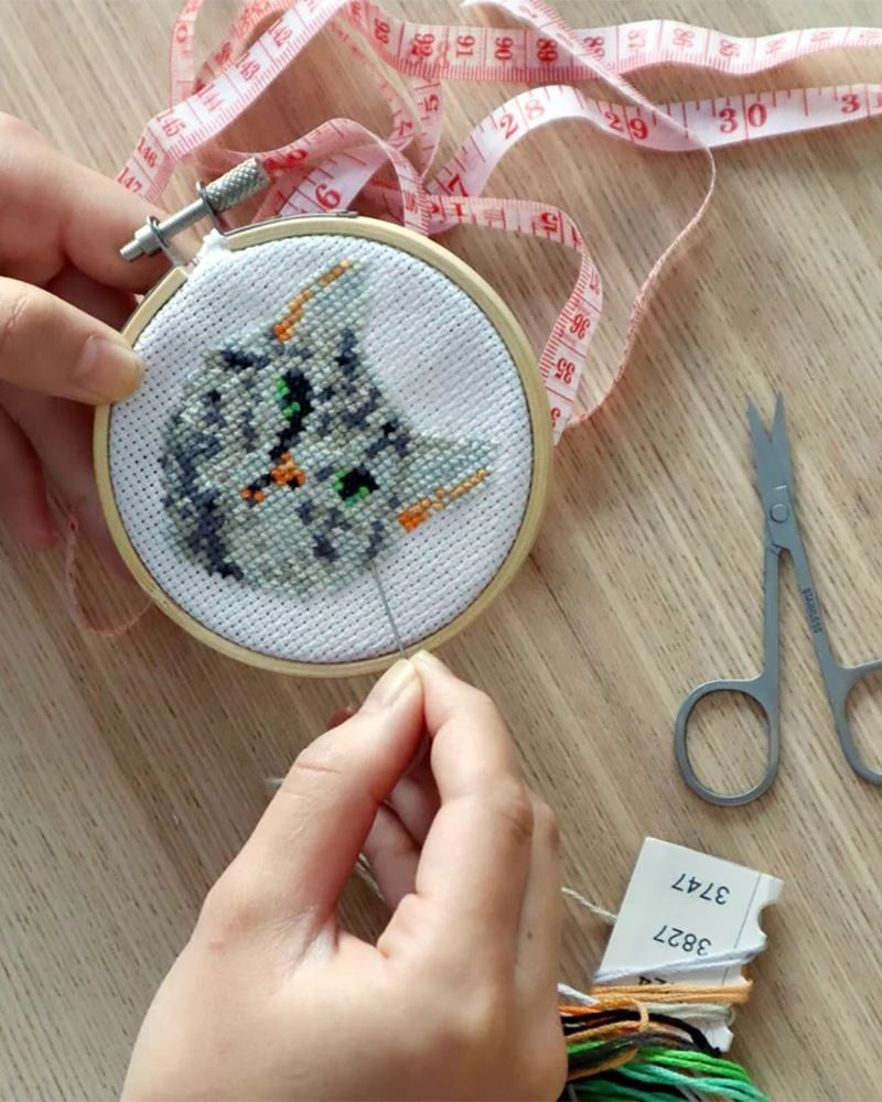 Tabby Cat Mini Cross Stitch Embroidery Kit - Image 2