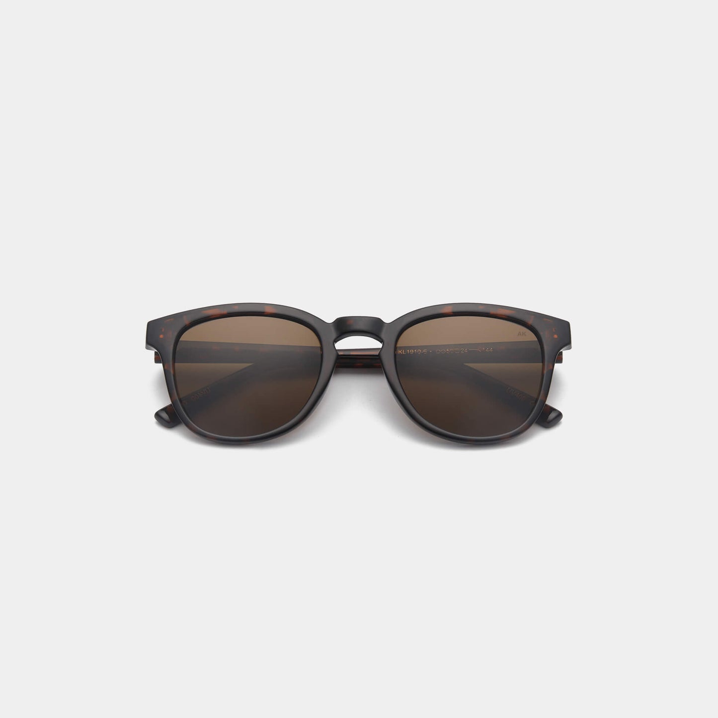 Sunglasses in Bate Demi Tortoise Brown