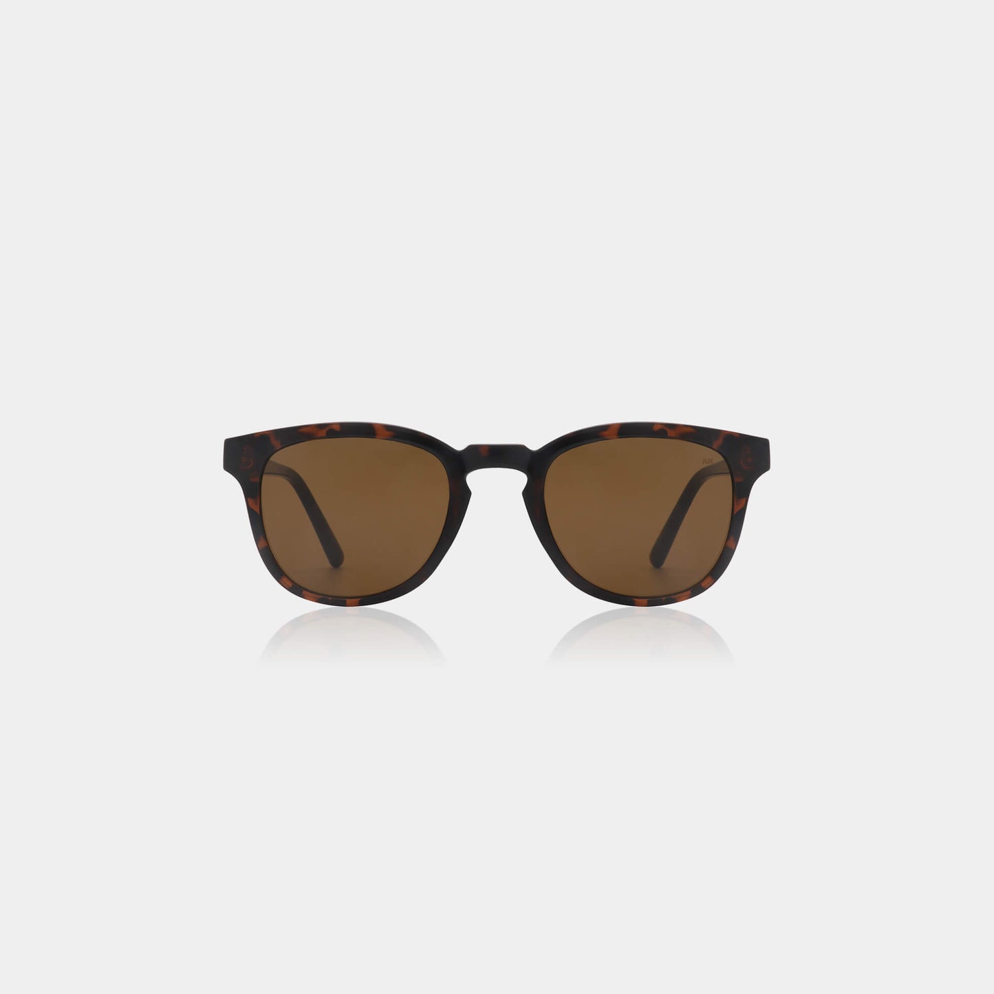 Sunglasses in Bate Demi Tortoise Brown