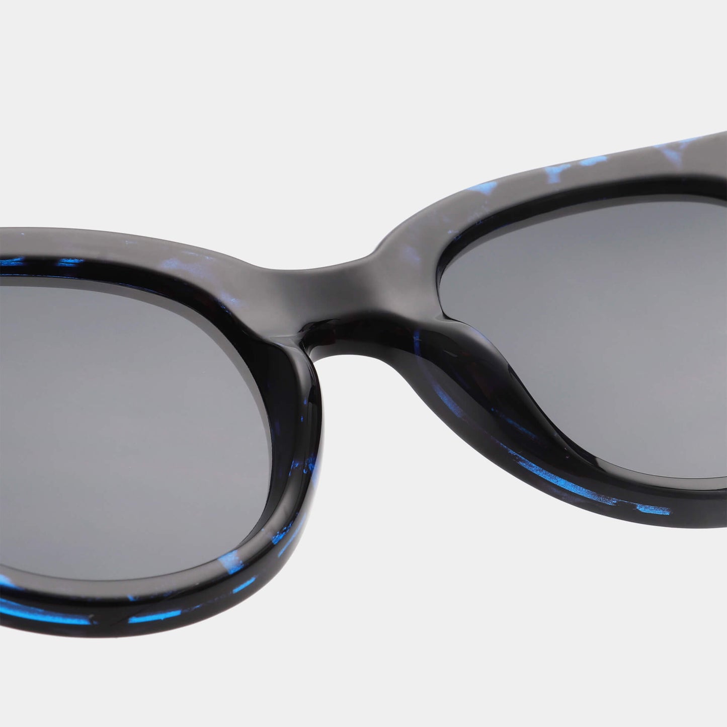 Sunglasses Round Lilly in Demi Blue