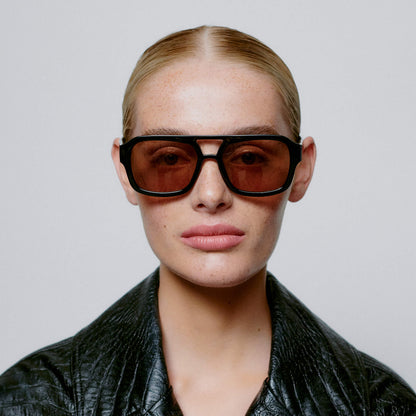 Sunglasses Kaya in Black and Brown Lenses