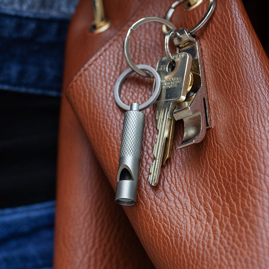 Kikkerland Mini Keyring Whistle - Aluminium - image 2