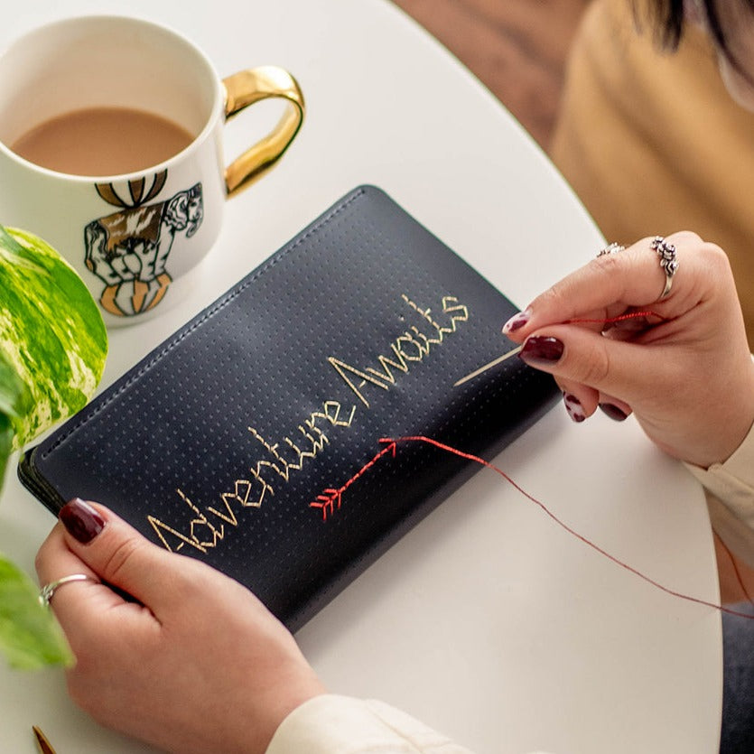 Chasing Threads - Wallets | Stitch Travel Wallet | Black - Vegan