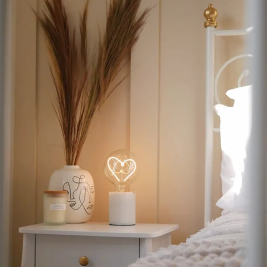 Heart Filament White Lamp Exposed Bulb Steepletone LED