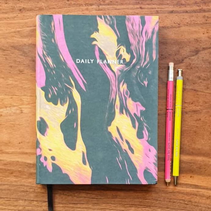 Daily Planner Undated Ultra Pink Marble Linen