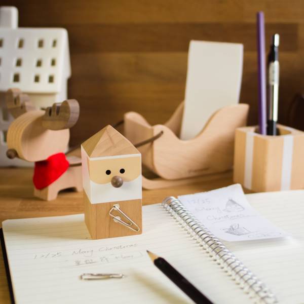 Stationary Notes Holder Santa Sleigh and Reindeer