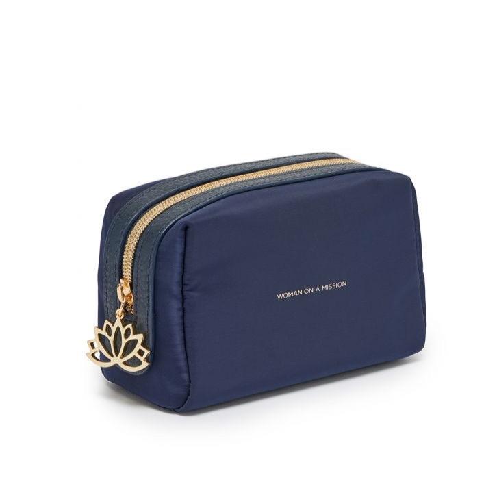 
            
                Load image into Gallery viewer, Make Up Bag &amp;quot;Women on a mission&amp;quot; in Navy
            
        