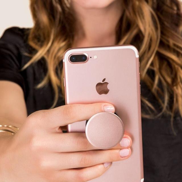 Mobile accessory  expanding hand-grip and stand Popsocket in aluminum rose gold