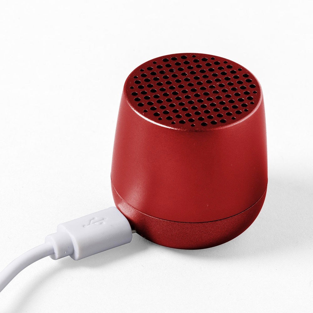 Ultra-portable bluetooth speaker in red