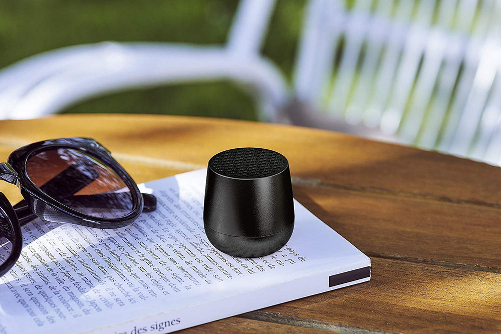 Ultra-portable bluetooth speaker in black