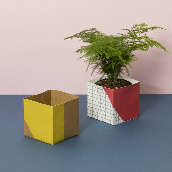 
            
                Load image into Gallery viewer, Plant Pot Cover Geometric - Large - Red - Grid
            
        