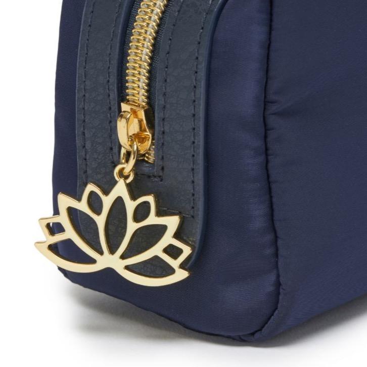 Make Up Bag 'Women on a mission' in Navy