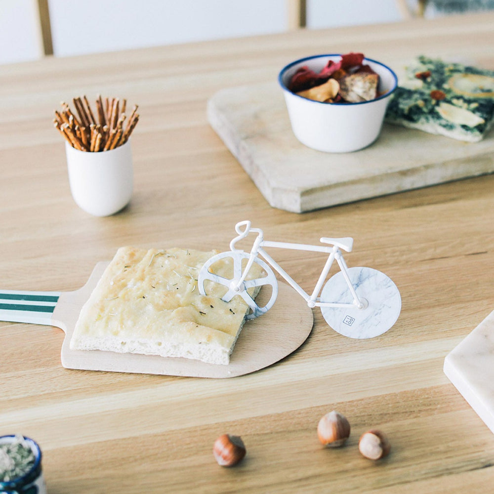 Pizza Cutter 'The Fixie' (White Marble)