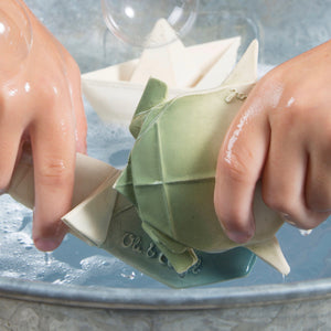 Baby teether and bath toy Turtle 'H2Origami' in green made from natural rubber