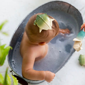 Baby teether and bath toy Turtle 'H2Origami' in green made from natural rubber