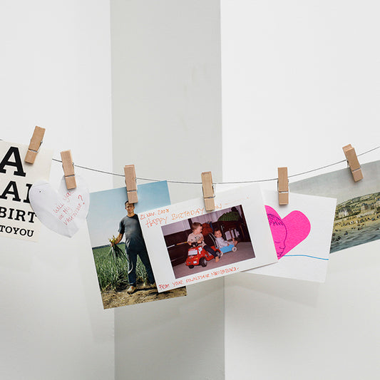 Hanging Photo Holders 6 Wooden clothespins