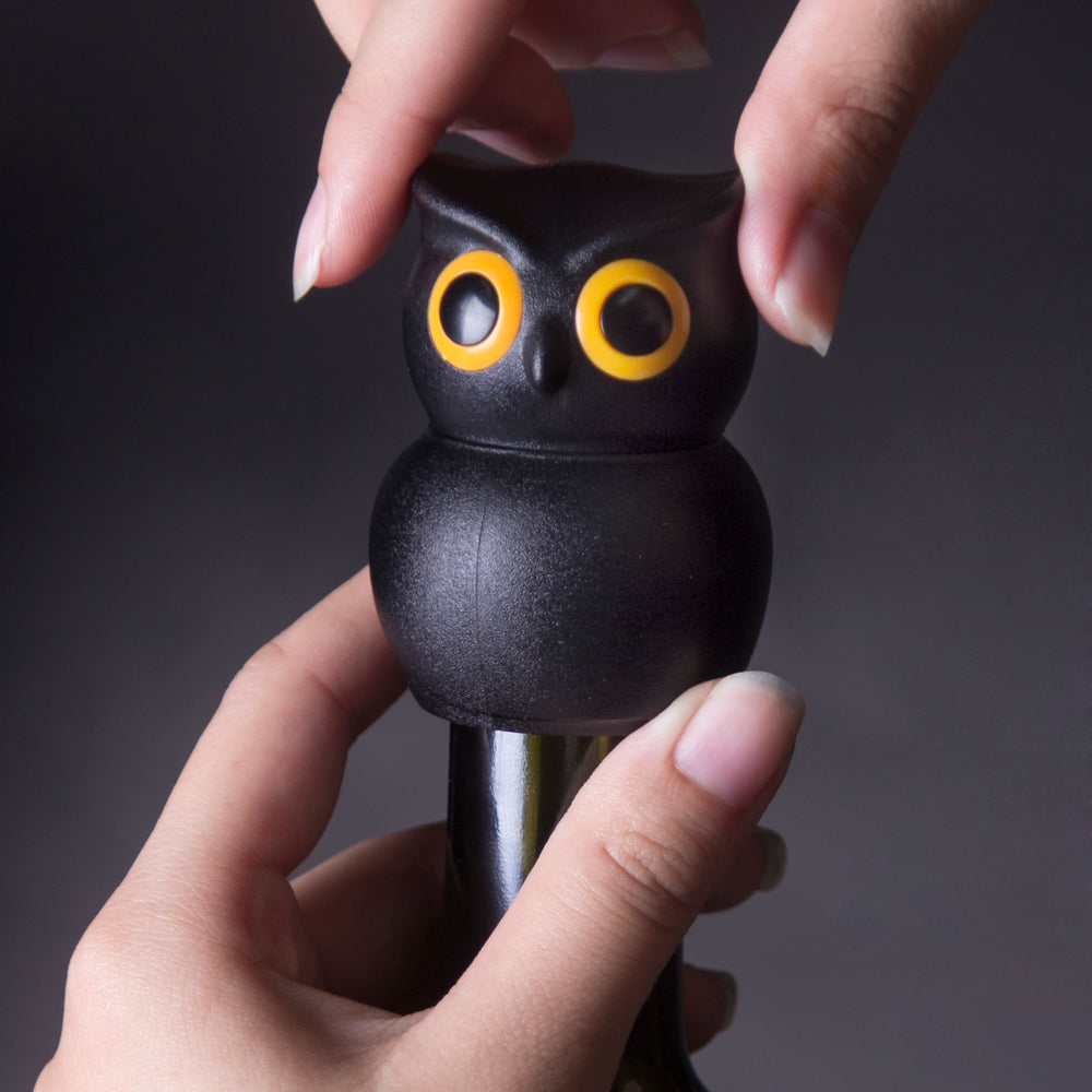 Wine Stopper Owl in Black & Yellow