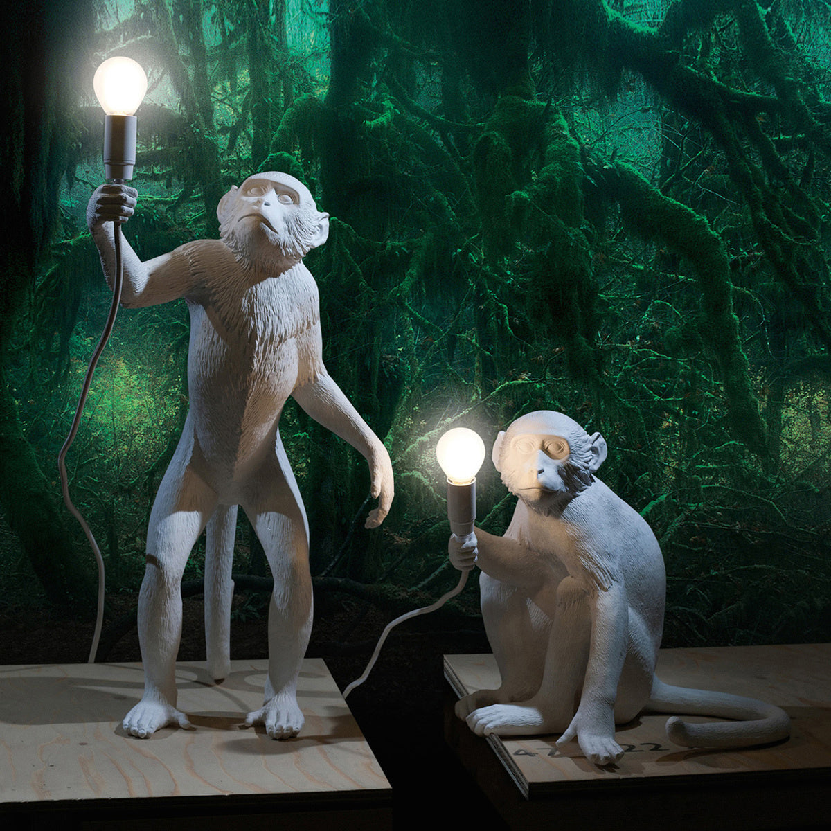 Seletti sitting monkey lamp light in white