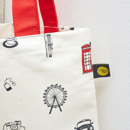 Canvas bag with London Icons souvenir gift in cream