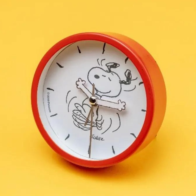 Snoopy Table Clock in Red & White Dancing Snoopy