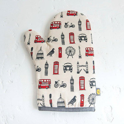 Oven mitt with London Icons souvenir gift in white