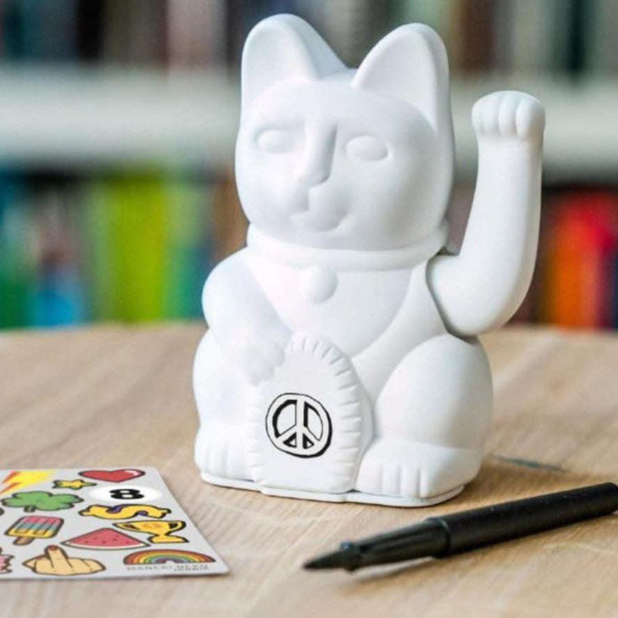 Lucky Waving Iconic Cat White