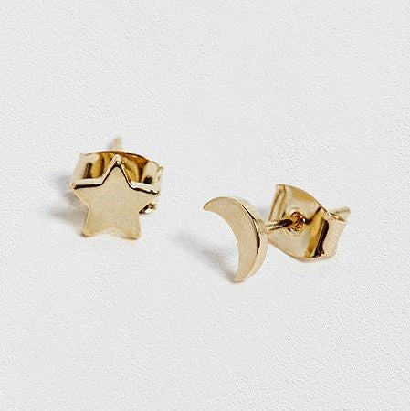 Stud earrings with moon and star design in gold
