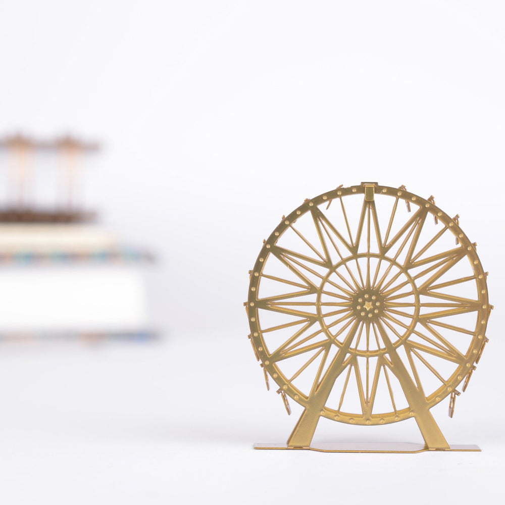 Model Ferris Wheel Mini-onaire in Gold
