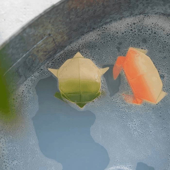 Baby teether and bath toy Turtle 'H2Origami' in green made from natural rubber