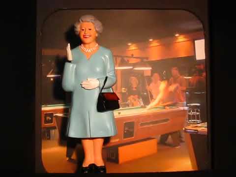 
            
                Load and play video in Gallery viewer, Solar Queen Elizabeth Waving Figurine Blue Pink
            
        