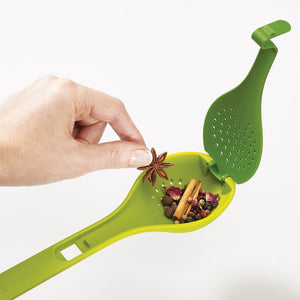 Gusto flavour infusing spoon in green