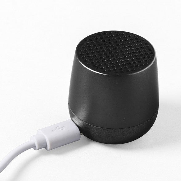 Ultra-portable bluetooth speaker in black