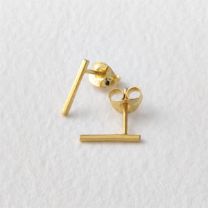 Stud earrings in gift bottle with thin wire design from 18ct gold plate