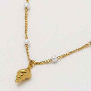 
            
                Load image into Gallery viewer, Necklace Shell &amp;amp; Bead in Gold
            
        