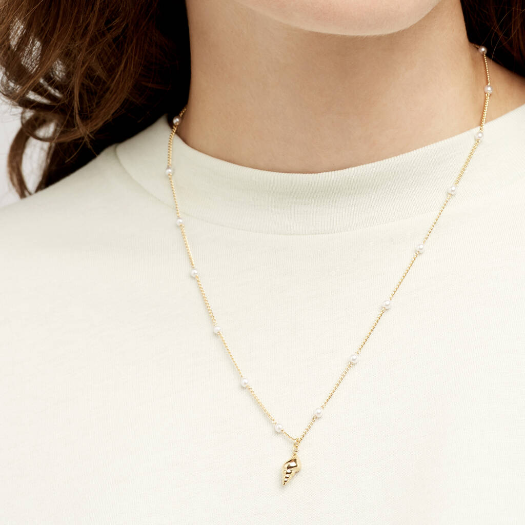 Necklace Shell & Bead in Gold