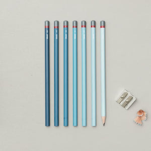Sketching Pencils HB Drawing Gradient in Blue Outer