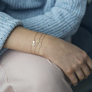
            
                Load image into Gallery viewer, Bracelet Lotus in Gold
            
        